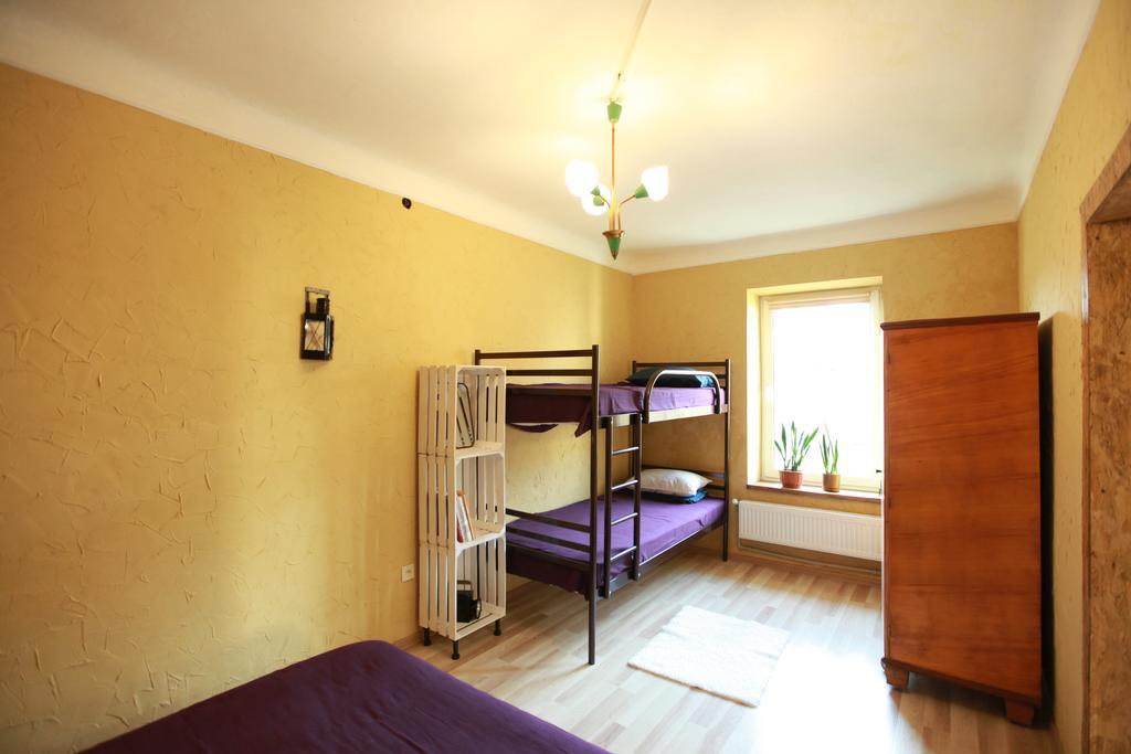 Apartment On Zaliznychna Lviv Værelse billede